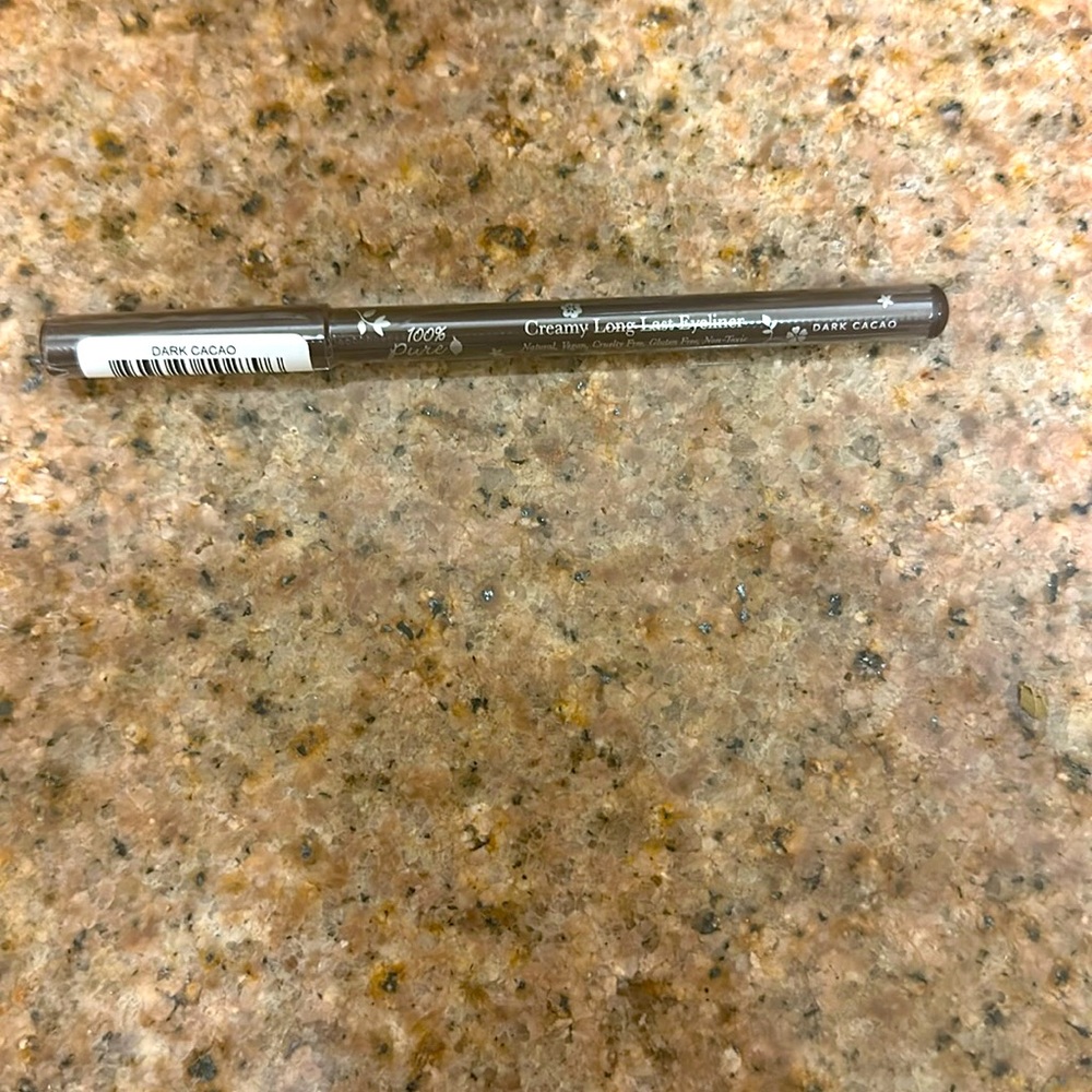 100% Pure eyeliner